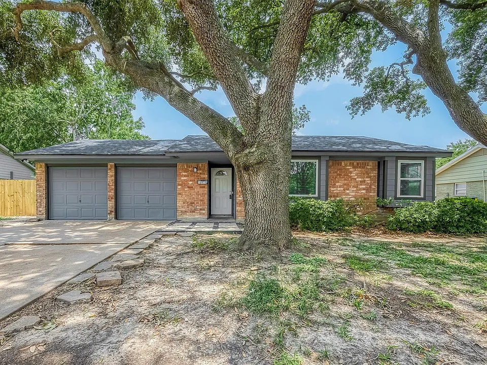 10935 Gulfdale Dr