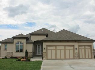4332 SE Trotter Dr, Lees Summit, MO 64082