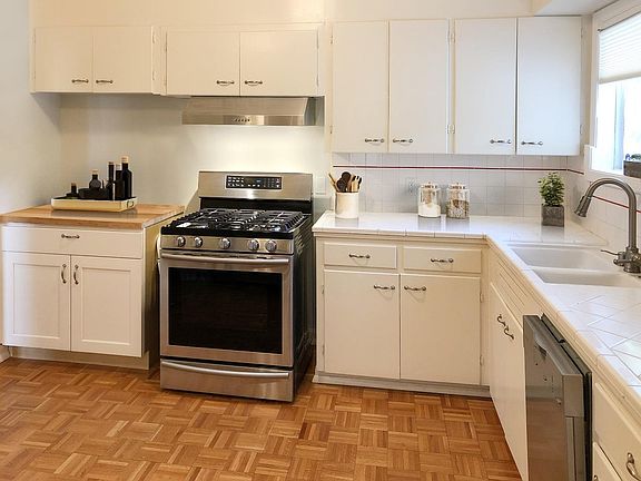 4th image of 614 Myrtle St