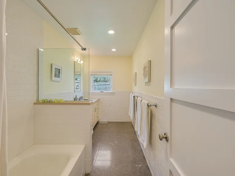 30 Harbor View Dr — Photo 12
