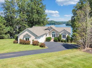 451 Sourwood Dr, Hardy, VA 24101