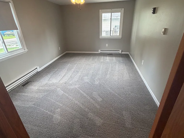 1335 Alicia Dr — Photo 3