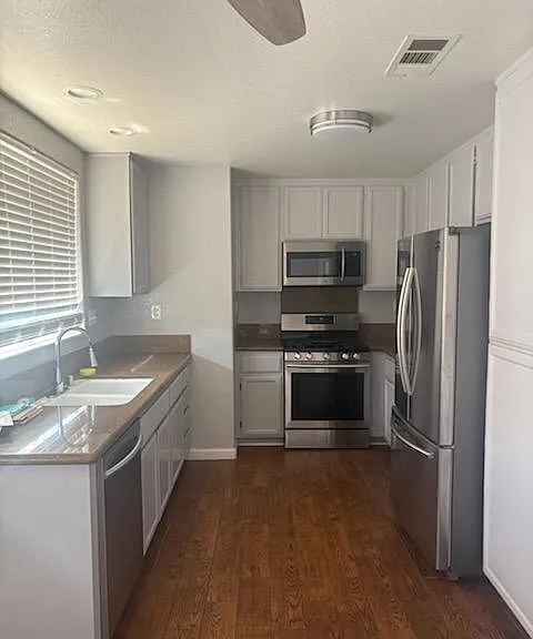 9625 N Loop Blvd #B — Photo 6