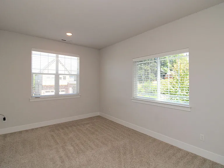 16576 SW Sunshine Coast St — Photo 28