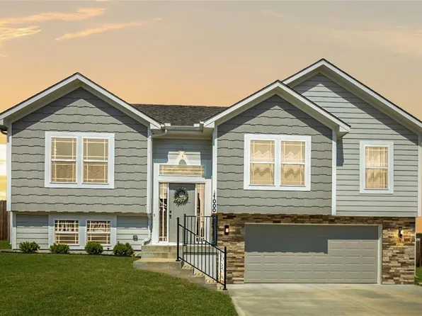 1000 NW 4th St, Oak Grove, MO 64075