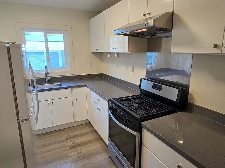 3009 Park Blvd #4 — Photo 5