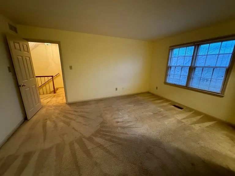 240 Chippendale Cir — Photo 31