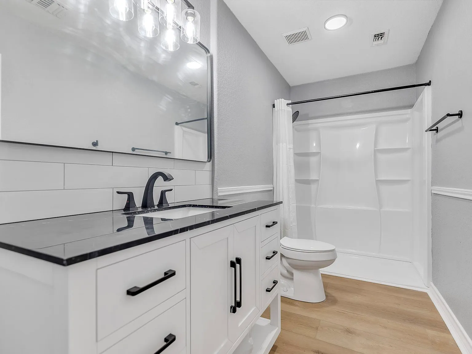 4 bed, 4.0 bath, 2970 sqft, $728 — Photo 4