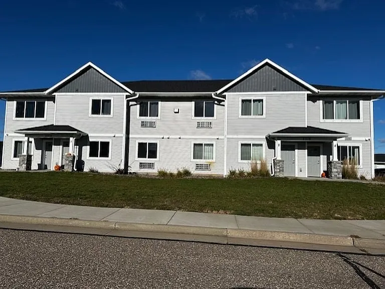 5376-5388 Stonewood Dr — Photo 1
