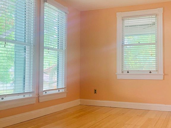 5th image of 2304 E 10th Ave #A
