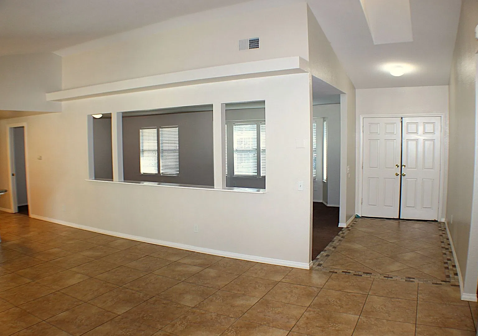 Spacious Ranch-Style Home on Half Acre with Gated RV Parking — Photo 4