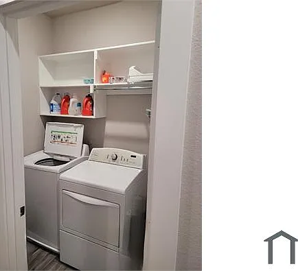 2401 Green River Rd — Photo 5