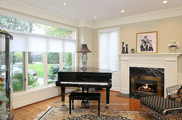 1426 Lorne Park Rd — Photo 17
