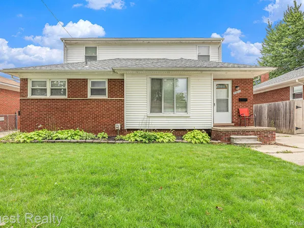 29213 Ursuline St, Saint Clair Shores, MI 48081