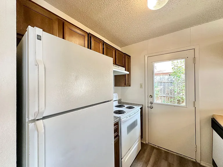 2101 Robert E Lee Dr — Photo 9
