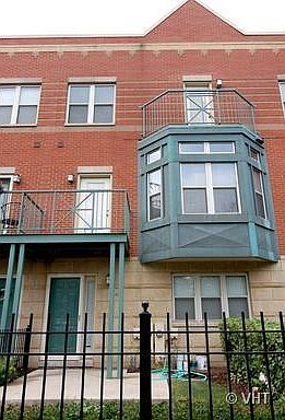 1st image of 4512 S Woodlawn Ave #14-10