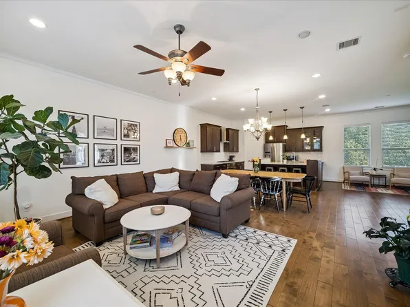 1165 Beasley Hills Ln, Houston, TX 77008