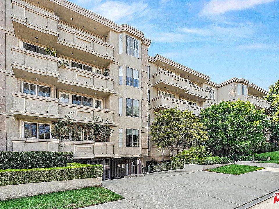 1st image of 575 S Barrington Ave APT 113