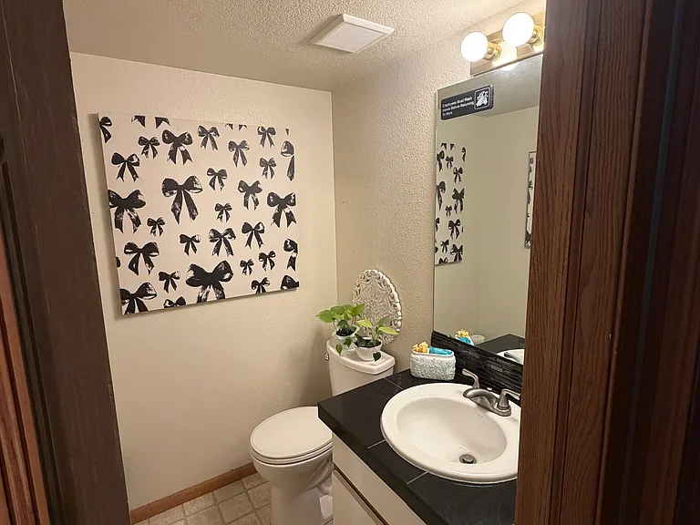 Underhill Dr — Photo 6