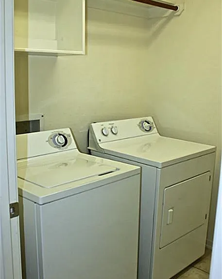 130 Ledgestone Pl — Photo 22