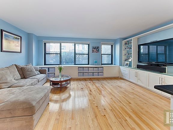 2nd image of 200 E 27th St APT 1F