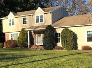 103 Pasture View Ln, Cranston, RI 02921