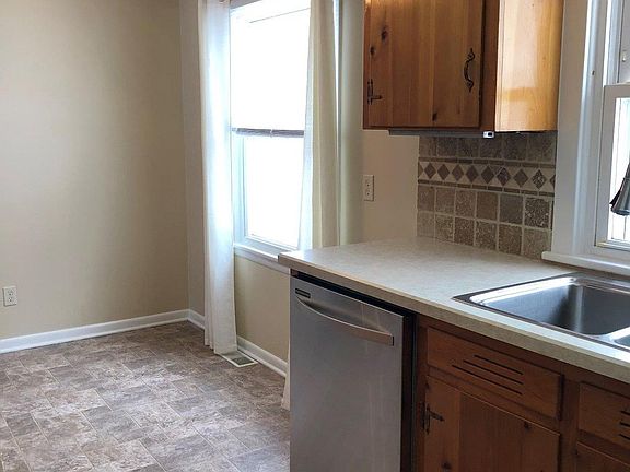 5th image of 9 Sharon St