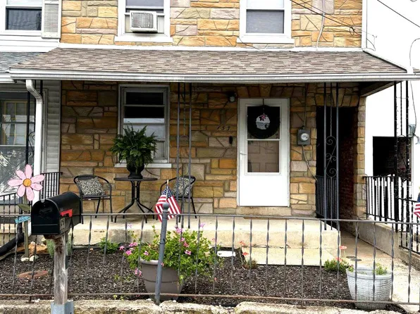 153 Spring Garden St, Leesport, PA 19533