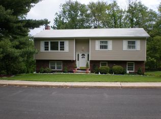 27 Woodrum Dr, Stony Pt, NY 10980