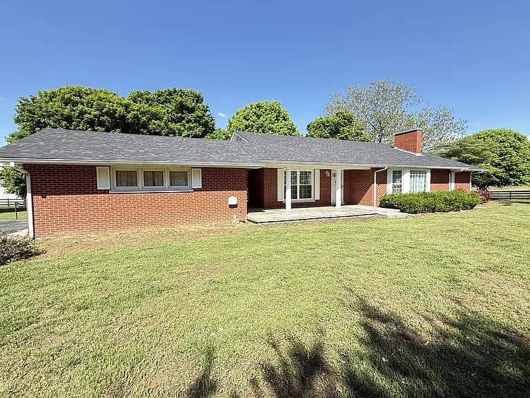 6583 New Jackson Hwy — Photo 1