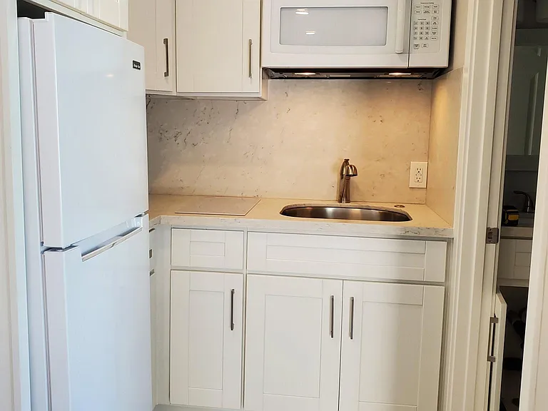 9712 Cresta Dr #B — Photo 6