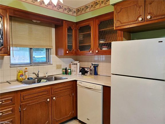 4th image of 1510 Hilton Dr