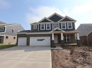 586 Goldfinch Dr, Beavercreek, OH 45434