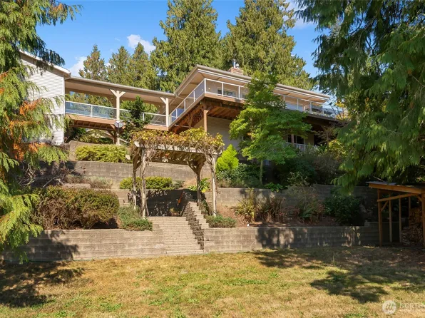 555 E Hemmi Road, Lynden, WA 98264