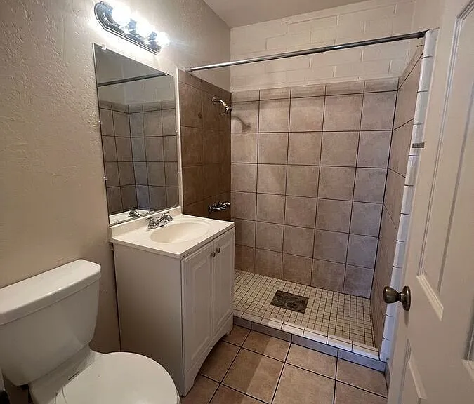 1229 W Pierce St #2 — Photo 10