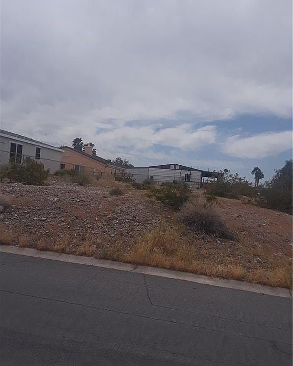1st image of 876 Terrace Dr