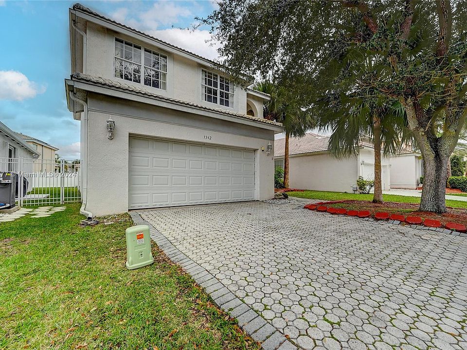 1st image of 3342 NW 70th Ave