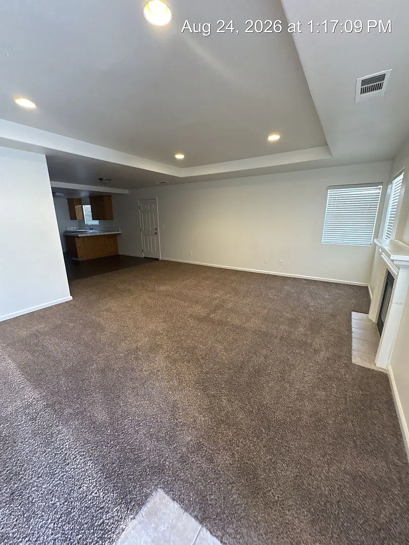 2404 — Photo 2