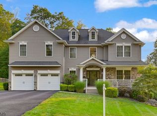 12 Hunter Dr, Budd Lake, NJ 07828