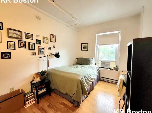 (undisclosed Address), Brookline, MA 02446