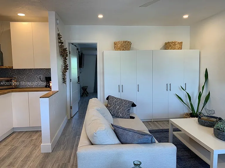 1860 Venice Park Dr #206 — Photo 6