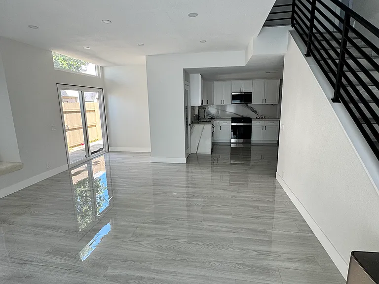 1526 Granite Hills Dr #B — Photo 1