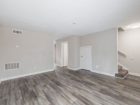 3rd image of 3110 Godby Rd #20G