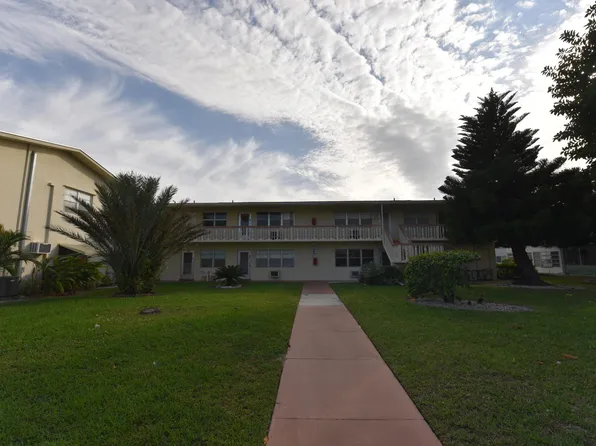 112 Salisbury E #E, West Palm Beach, FL 33417