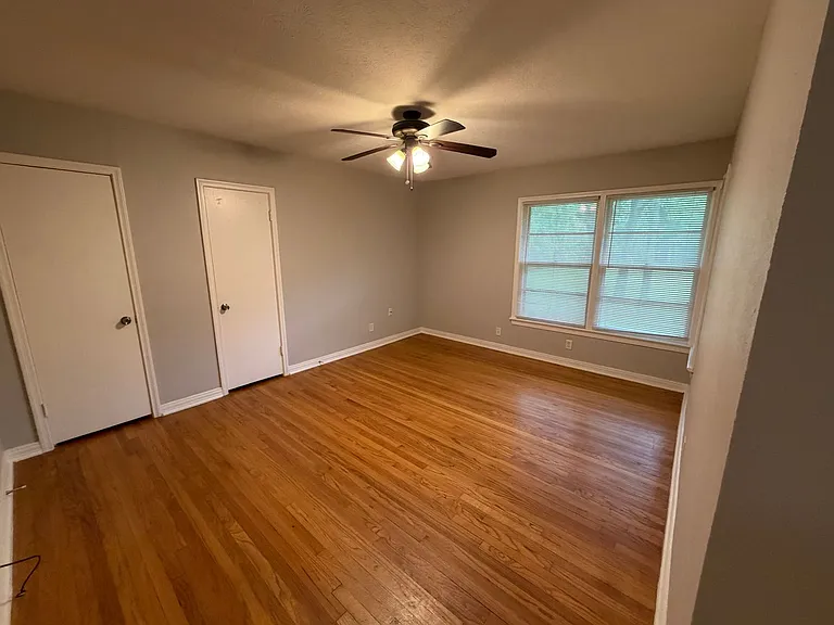 4317 Clay Ave — Photo 9