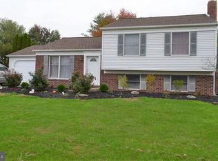 125 Charleston Dr, Willow Street, PA 17584