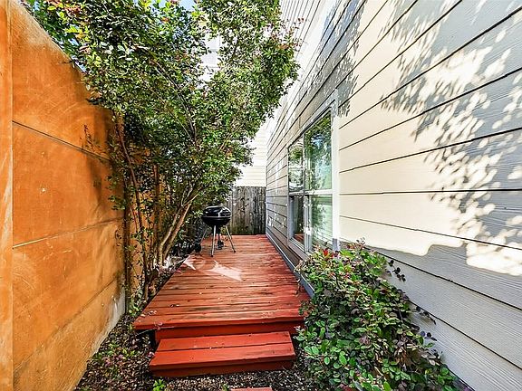 5th image of 205 Riley Ln