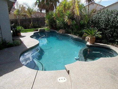 4th image of 433 Crestfield Cir