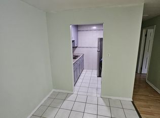 580 Hill Dr APT 203, Hoffman Estates, IL 60169