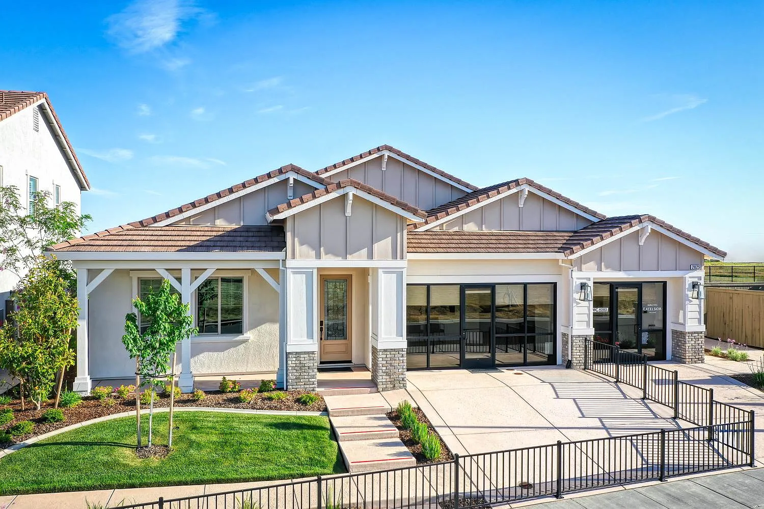 2025 Arbor Ridge Dr photo 1